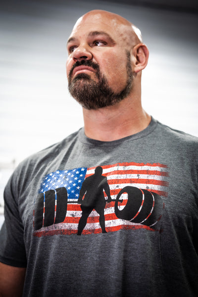 SHAW STRENGTH AMERICAN FLAG DEADLIFT T-SHIRT