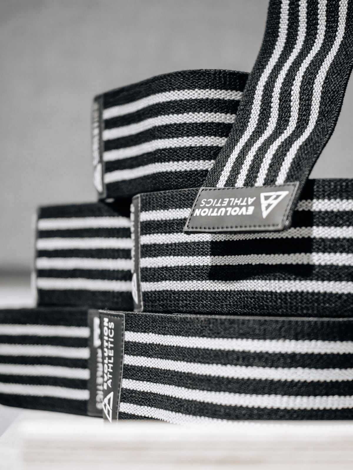 EVOLUTION ATHLETICS KNEE WRAPS